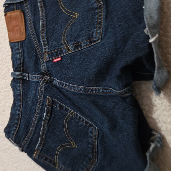 LEVIS BUTTON FLY CUT OFF DENIM SHORTS - Picture 4 of 4